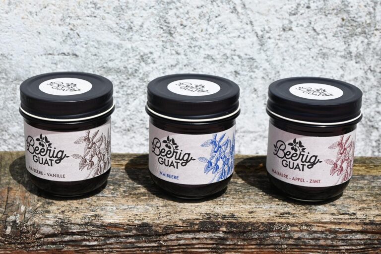 Maibeeren-Fruchtaufstrich pur, mit Vanille oder mit Apfel und Zimt